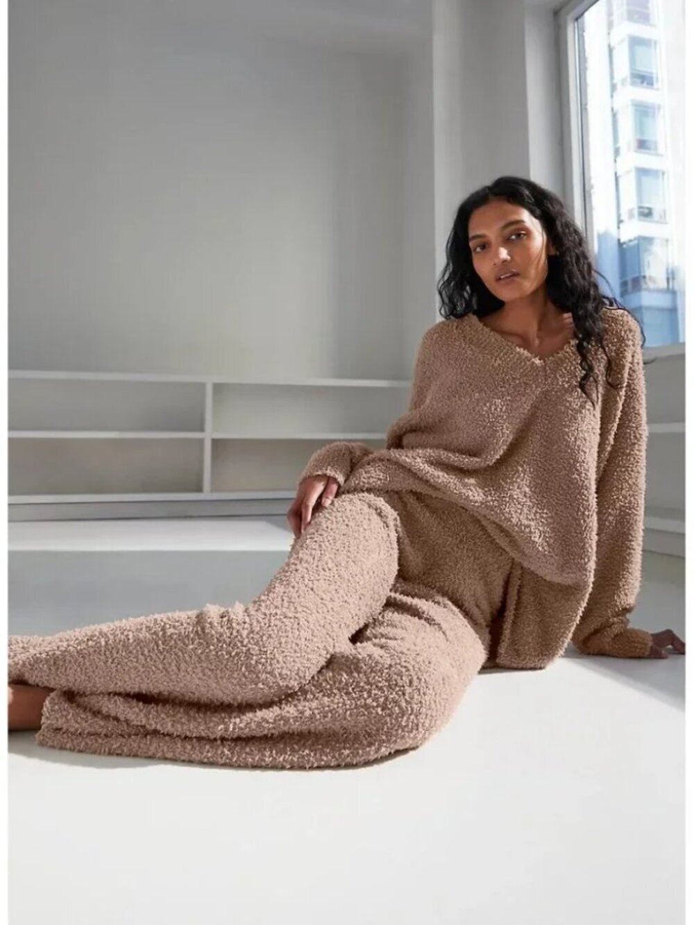Aritzia The Group Babaton Retreat SET Plush V-Neck Sweater Pants Brown Size XS